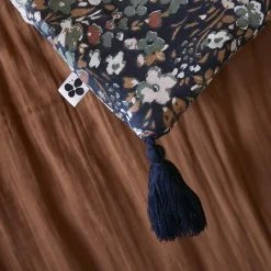 Altobuy ADONIS - Chemin de Lit 90x200cm Gaze de Coton Bleu Imprimé Fleur Détail 4 Pompons New