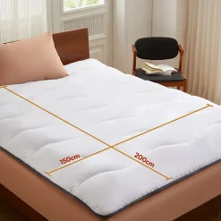 Casabel Surmatelas 150x200 cm en Microfibre Rerspirante, Ultra Moelleux, Anti-Acariens, Liseré Gris, Idéal Matelas 2 places New