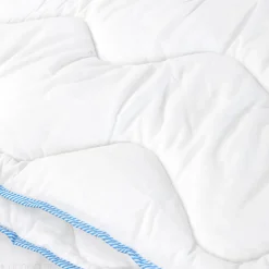 Linnea Couette 4 saisons 200x200 cm HARMONIE garnissage fibre polyester 450g/m2
