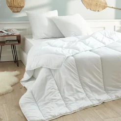 Blanreve Couette Blanrêve Gamme "Douceur" 240 x 220 cm traité Anti Acarien Soft & care