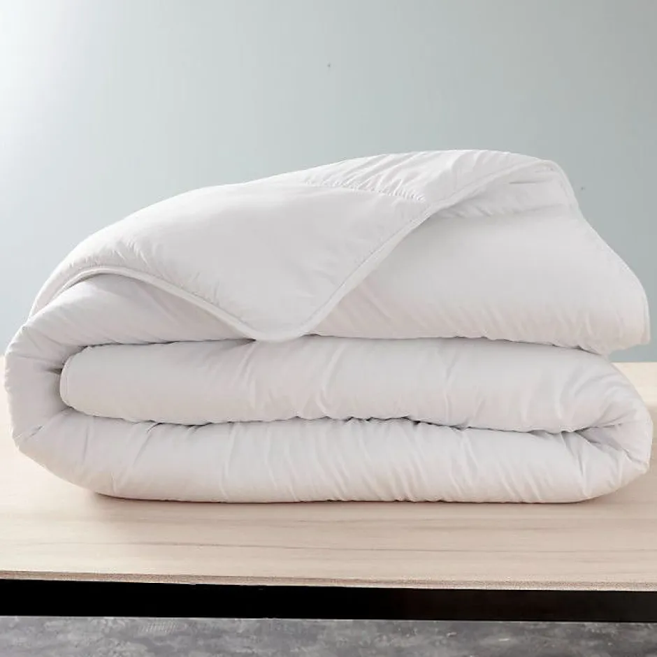 Blanreve Couette Blanrêve Gamme "Douceur" 240 x 220 cm traité Anti Acarien Soft & care