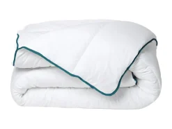 Vente-unique Couette chaude recyclée de DREAMEA en microfibre - 220 x 240 cm - 350 gr/ m² - Biais bleu - ROSA Sale
