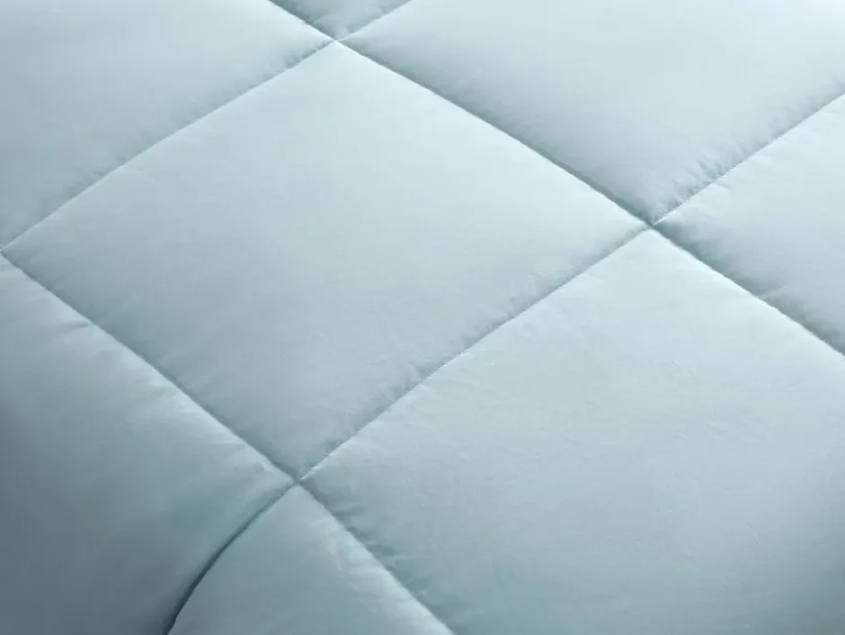 Vente-unique Couette enfant légère - 140 x 200 cm - 180g/m² - Fibre de soja toucher peau de pêche - Bleu - THERMO CONTROL Hot
