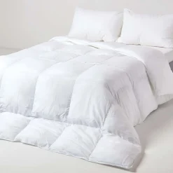 Homescapes Couette hiver 260 x 220 cm en microfibre 13.5 Tog -