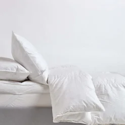 Homescapes Couette légère été 240x220 cm - Couette 2 personnes - Plumes et duvet de canard -