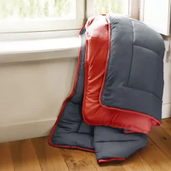 Linnea Couette été 140x200 cm COCOON BICOLORE Gris/Rouge garnissage fibre polyester 200g/m2