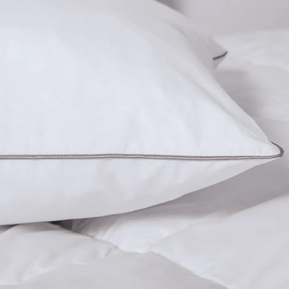 IDMarket Couette 220x240 CM AELA en plume d'oie anti acarien 500 gr + 2 oreillers