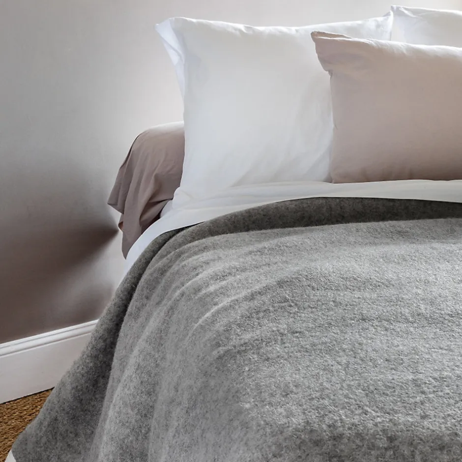 Linnea Couverture 100% pur laine vierge 180x240 cm PASTORALE blanchie