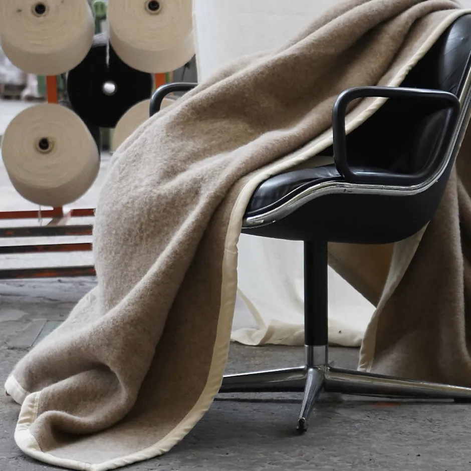 Linnea Couverture 100% pur laine vierge 180x240 cm PASTORALE blanchie