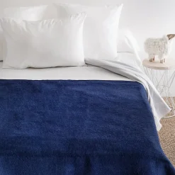 Linnea Couverture pure laine vierge Woolmark 500g/m² VOLTA 240x260 cm Bleu Marine/Myosotis