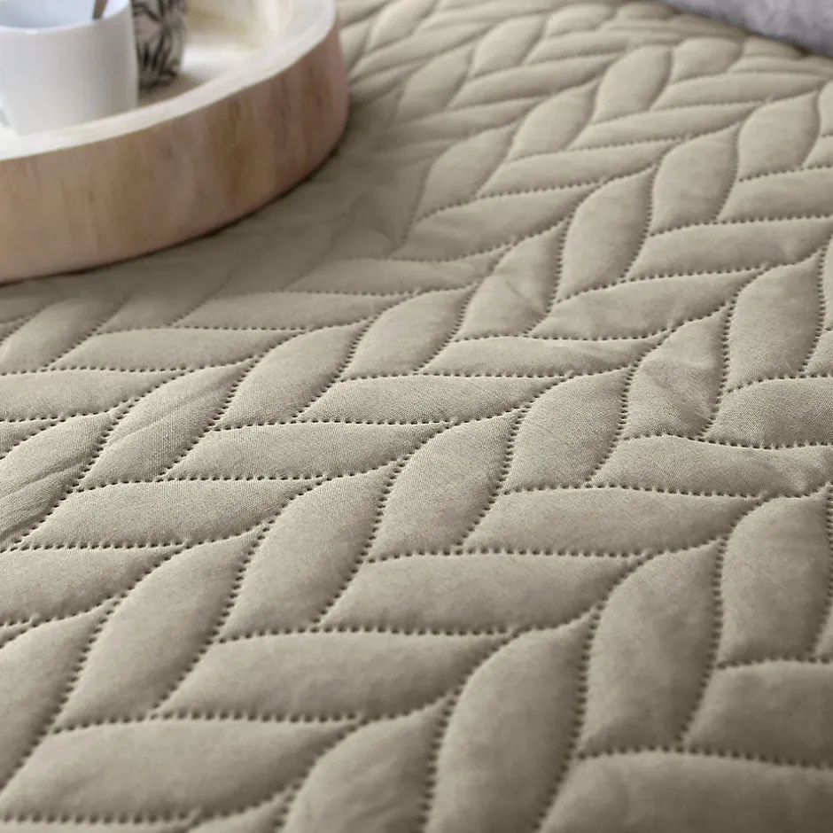 Home Maison Couvre lit en microfibre dessin par ultrason (240x220 cm - Naturel)