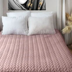 Home Maison Couvre lit en microfibre dessin par ultrason (240x220 cm - Rose poudré)