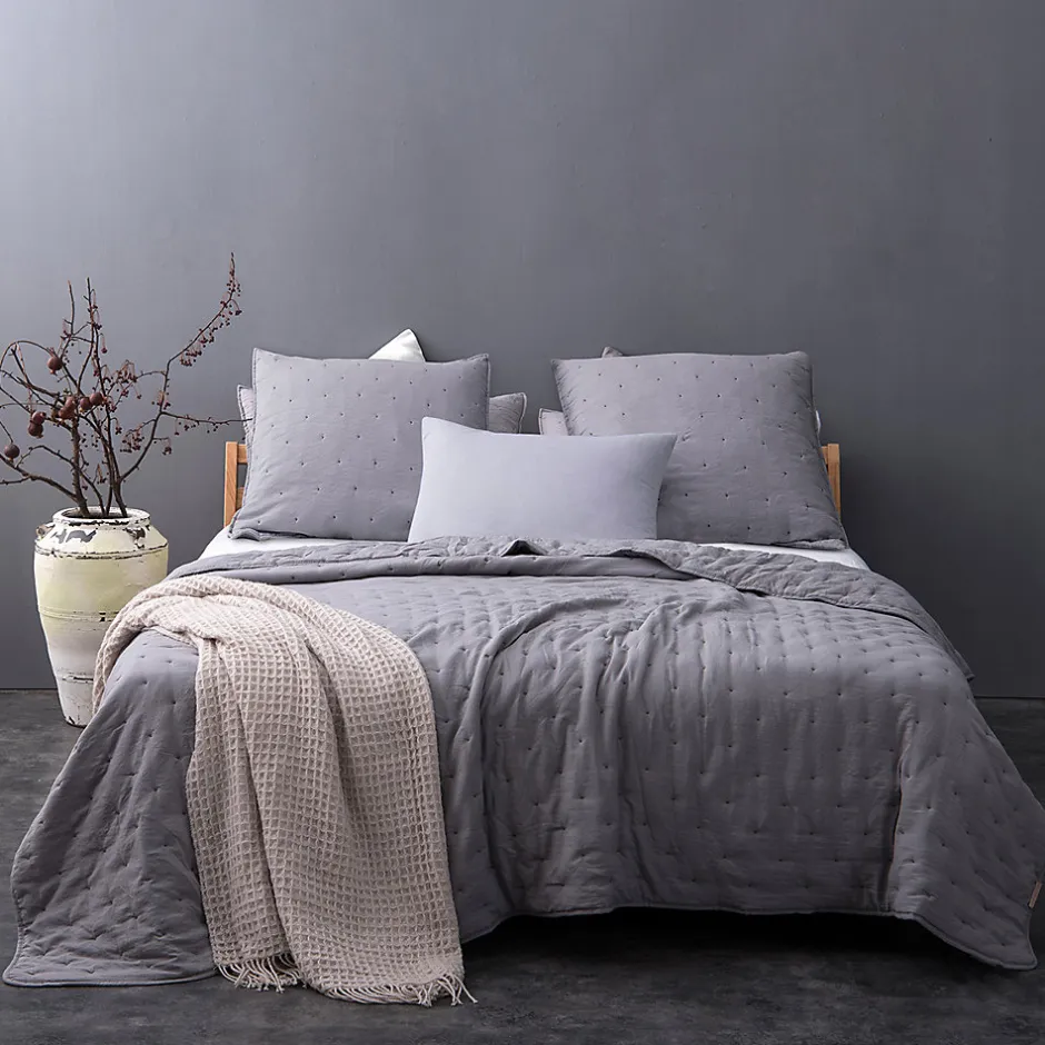 Linder Couvre lit matelassé et moelleux (230x250 cm - Gris clair)