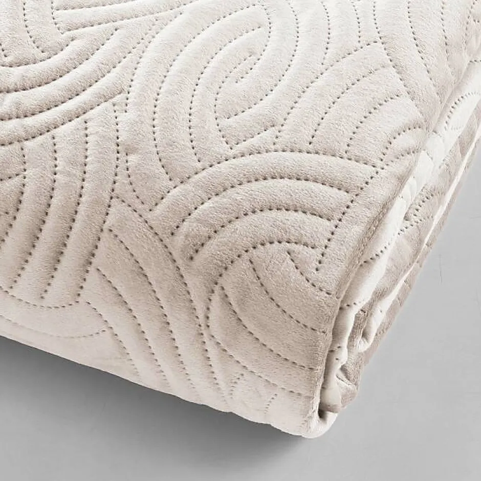 Douceur D'Intérieur Couvre-lit Velours Uni Solange 220 x 240 cm Naturel + 2 housses de coussins 60x60 cm Clearance