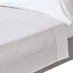 Homescapes Drap plat satin rayé en coton égyptien 330 fils blanc, 270x300 cm -