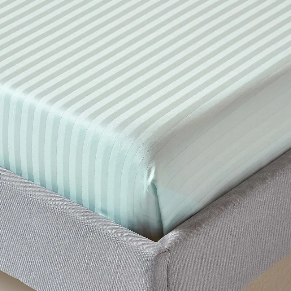 Homescapes Drap plat satin rayé en coton égyptien 330 fils bleu, 240x275 cm -