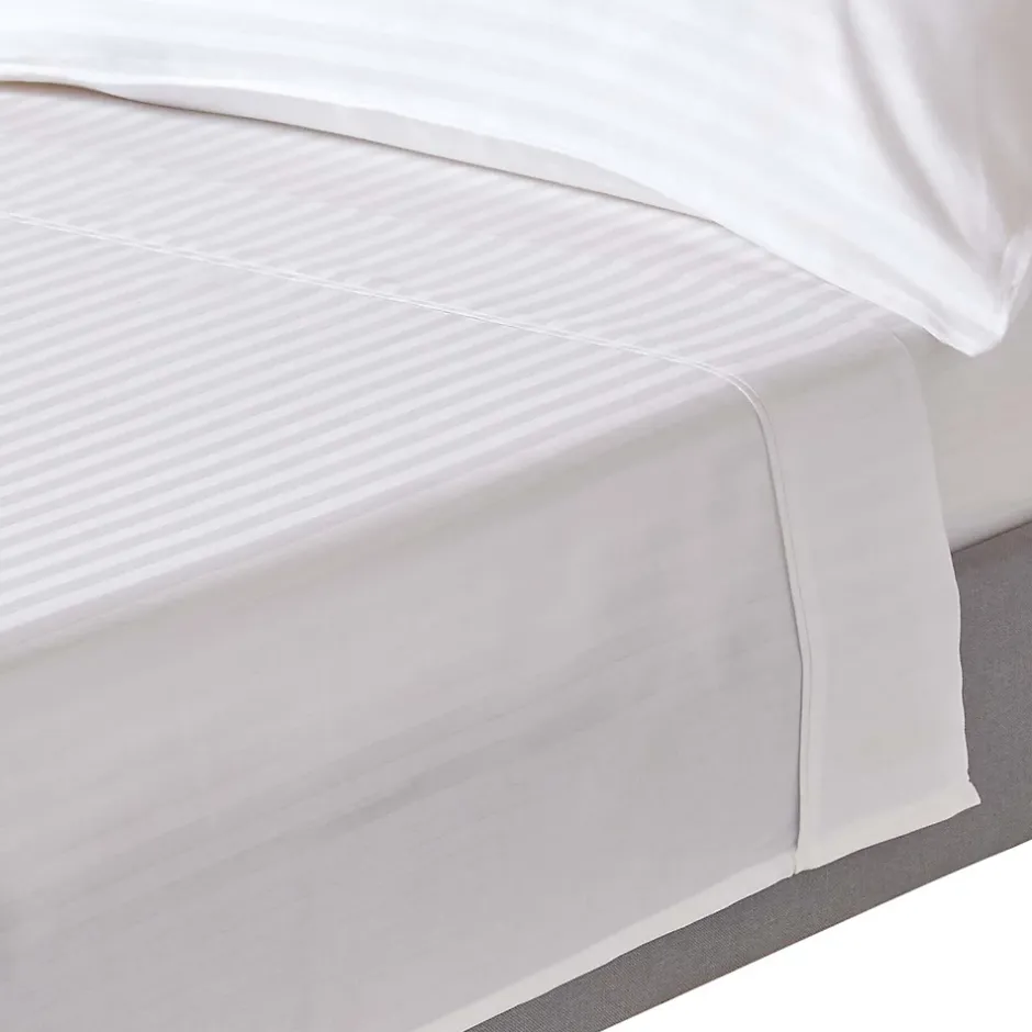 Homescapes Drap plat satin rayé en coton égyptien 330 fils blanc, 178x255 cm -