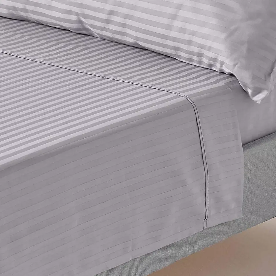 Homescapes Drap plat satin rayé en coton égyptien 330 fils gris, 240x300 cm - Clearance