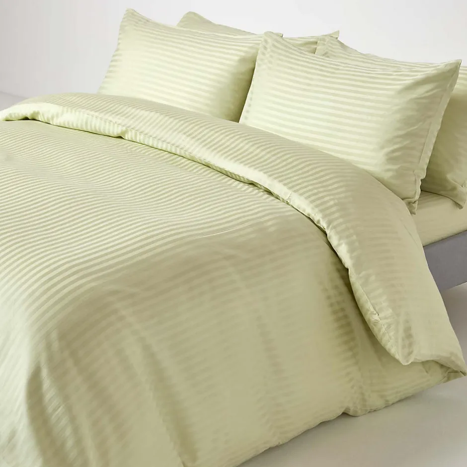 Homescapes Drap plat satin rayé en coton égyptien 330 fils vert sauge, 240x275 cm -