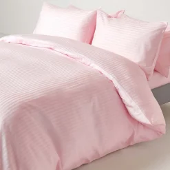 Homescapes Drap plat satin rayé en coton égyptien 330 fils rose, 275x275 cm -