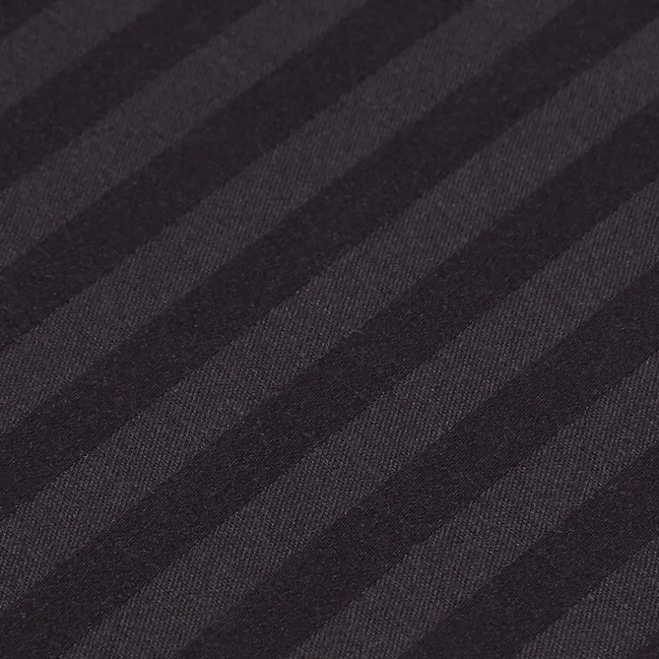 Homescapes Drap plat satin rayé en coton égyptien 330 fils noir, 240x275 cm -