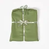 Homescapes Drap plat uni en coton égyptien bio 400 fils vert mousse, 240x275 cm - Clearance