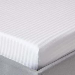 Homescapes Drap-housse rayé 180 x 200 cm 100% coton égyptien 330 fils coloris blanc -