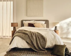 Best Mobilier Goyave - lit coffre - 160x200 - en tissu - sommier inclus -
