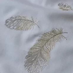 Linnea Housse de couette brodée 200x200 cm en satin de coton NINA blanc