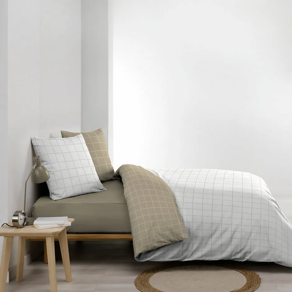 Douceur D'Intérieur Housse de couette réversible 240 x 220 cm + 2 taies CADRIA 100% coton 57 fils