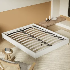 November Lit avec sommier lattes en bois - 140x200 cm - Tissu Blanc - Pieds en bois Best