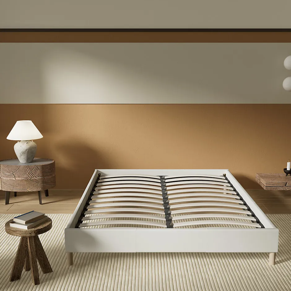November Lit avec sommier lattes en bois - 140x190 cm - Tissu Blanc - Pieds en bois
