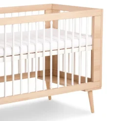 Little Sky Lit Bébé à Barreaux Avec Sommier Réglable Style Scandinave 120x60 Hêtre