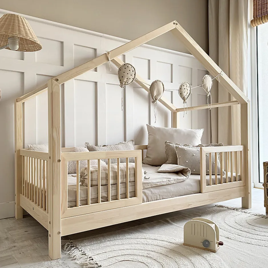 Enfant Petits-Meubles Lit cabane 90x200 barrières et sommier inclus pieds 10 cm Rosalie Bois