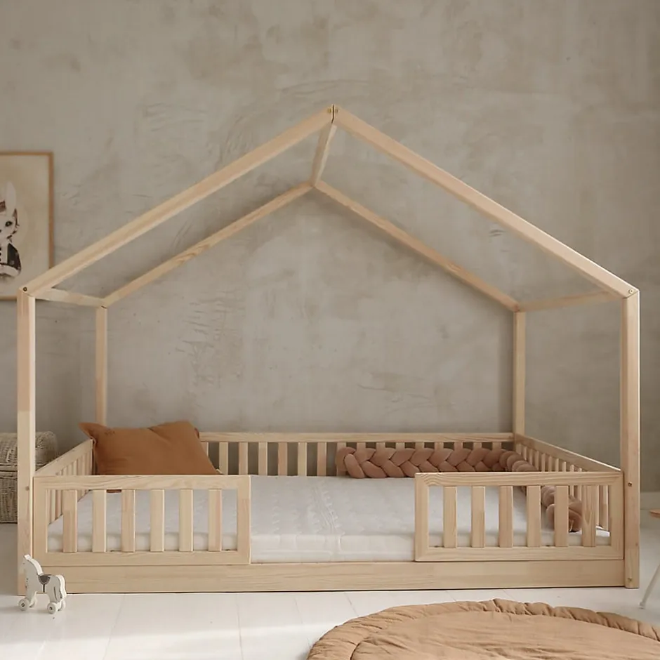Enfant Petits-Meubles Lit cabane 140x200 barrières et sommier inclus pieds 1 cm Roxane Bois