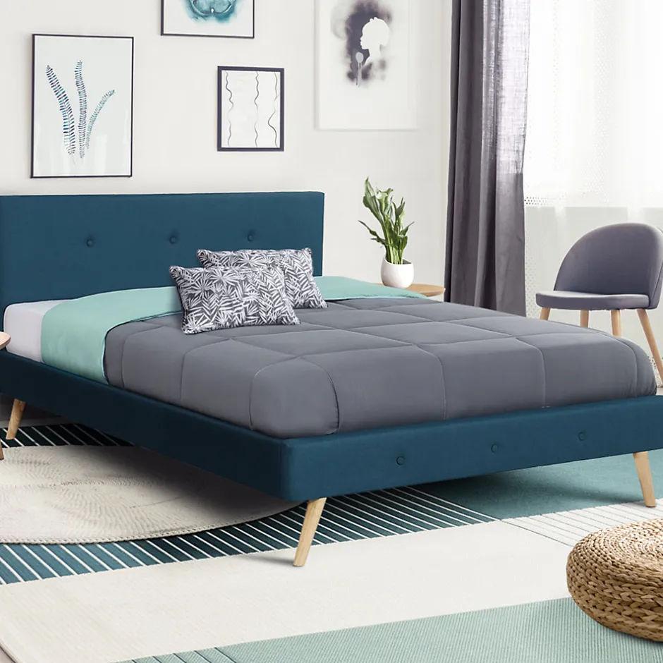 IDMarket Lit double scandinave OSLO avec tête de lit et sommier 160 x 200 cm tissu bleu canard