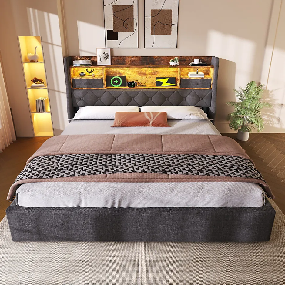Redom Lit 140x200 cm avec rangement hydraulique, tête de lit LED multicolore, ports de charge et tissu lin gris New