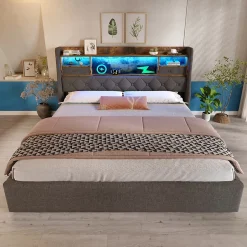Redom Lit 140x200 cm avec rangement hydraulique, tête de lit LED multicolore, ports de charge et tissu lin gris New