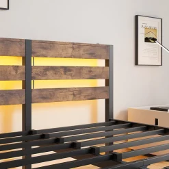 Redom Lit 140x200 cm avec rangement sous le lit et éclairage LED RGB, cadre métal et surface boisée noir brun