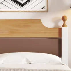 Redom Lit 140x200 cm avec tête de lit colorée blanc/naturel/marron, cadre en pin massif et pieds boules