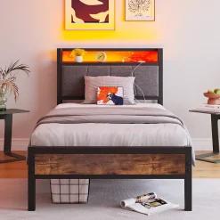 Redom Lit 90x200 cm avec tête de lit haute et LED multicolore, station de charge USB intégrée et cadre métal Outlet
