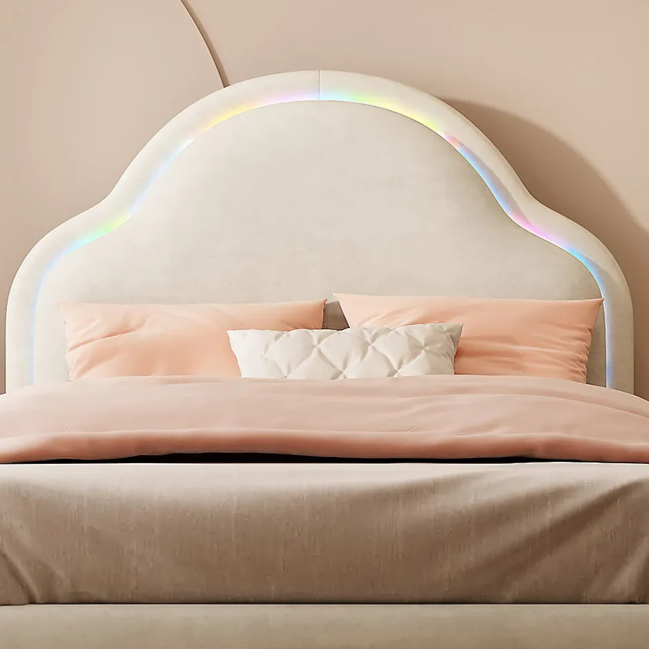 Redom Lit 90x200 cm avec tête de lit en forme de nuage, led multicolores intégrées et revêtement en velours beige