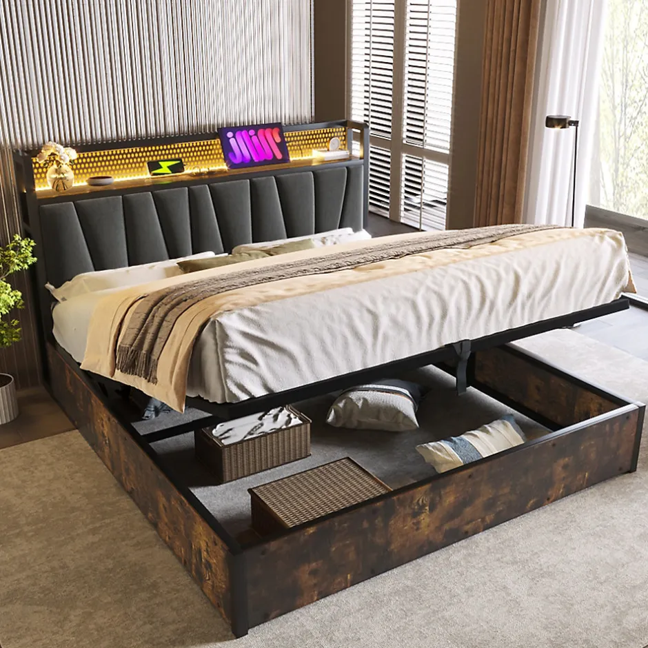 Redom Lit 140x200 cm avec tête de lit LED RGBW, prises USB intégrées, coffre de rangement et cadre métal gris design
