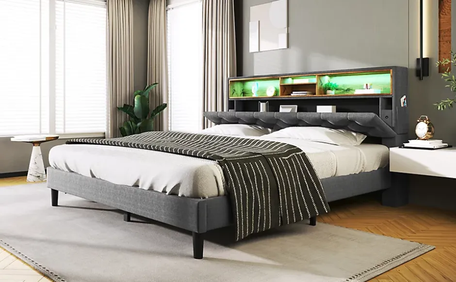 Redom Lit 140x200 cm avec tête de rangement et bande LED, cadre bois massif tapissé lin gris, rangements intégrés Clearance