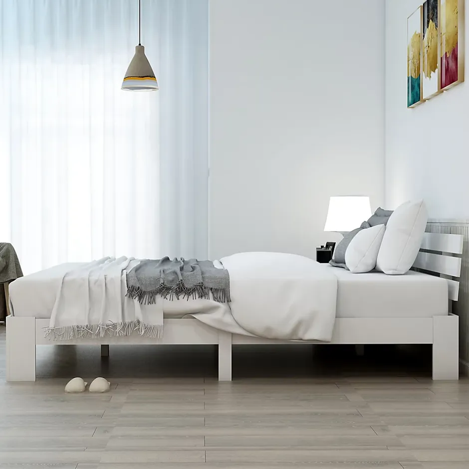 Redom Lit 140x200 cm en pin massif blanc avec rangement sous-lit, design rustique et fonctionnel Sale