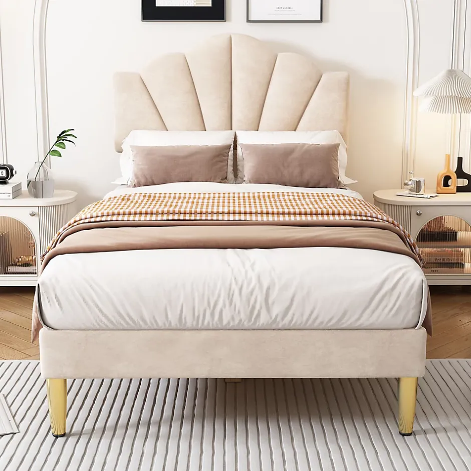 Redom Lit 90x200 cm tête coquillage réglable, pieds métal doré, velours beige et sommier à lattes bois Clearance