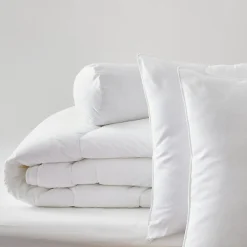 Blanreve Pack Couette Blanrêve très chaude 260 x 240 + 2 Oreillers 60 x 60 + Polochon 160 Polycoton "Confort" traité Anti Acarien