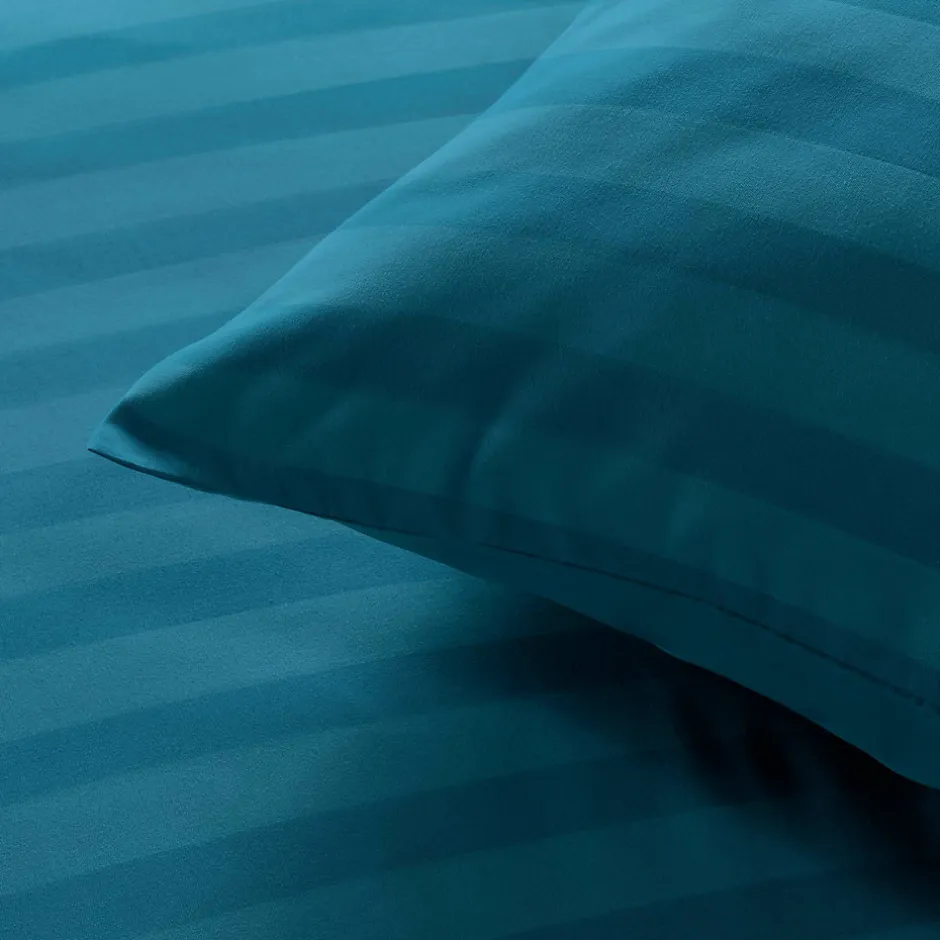 Douceur D'Intérieur Parure de Lit 240 x 220 cm + 2 Taies Microfibre Unie CLÉO Bleu