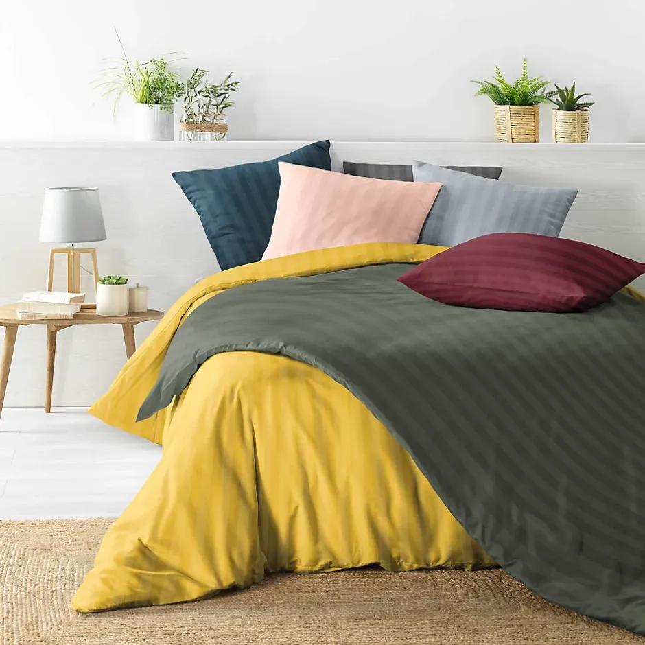 Douceur D'Intérieur Parure de lit rayures dans le tissage (240x220 cm - Rouge) Online