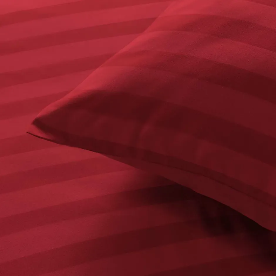Douceur D'Intérieur Parure de lit rayures dans le tissage (240x220 cm - Rouge) Online
